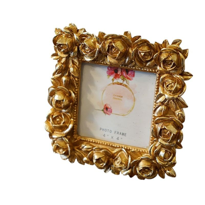 バラのはり絵 縦長デザイン ゴールドフレーム バラのはり絵 縦長デザイン ゴールドフレーム 黒の背景に輝く宝石、金バラ